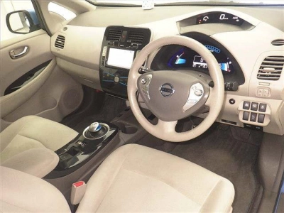 NISSAN LEAF