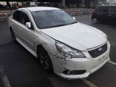 SUBARU LEGACY B4