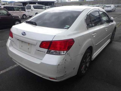SUBARU LEGACY B4