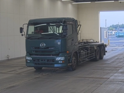 NISSAN UD