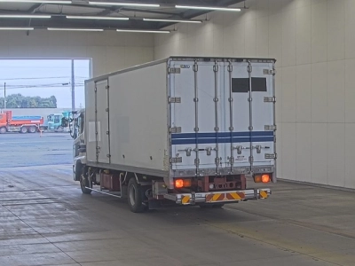 NISSAN UD