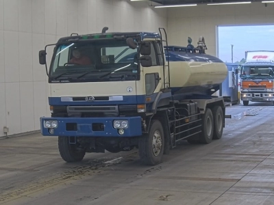 NISSAN UD
