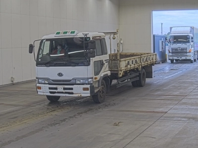 NISSAN UD