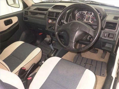 MITSUBISHI PAJERO MINI