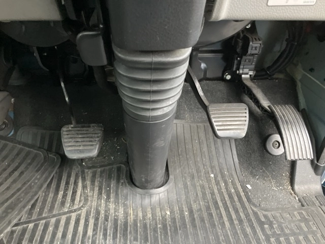 MITSUBISHI CANTER