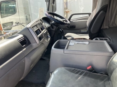 NISSAN UD
