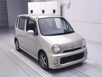 DAIHATSU MOVE LATTE
