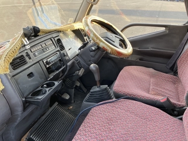 MITSUBISHI CANTER