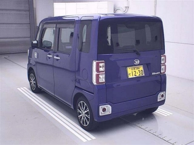 DAIHATSU WAKE