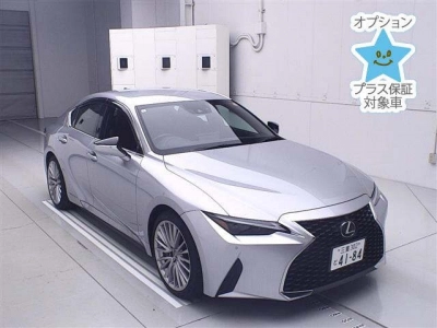 LEXUS IS