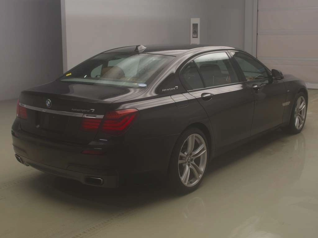 BMW 7 SERIES