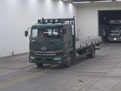 NISSAN UD