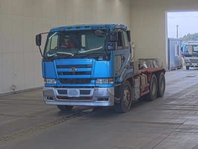 NISSAN UD