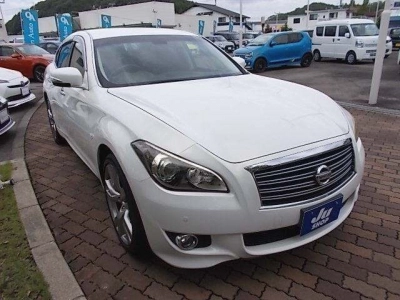 NISSAN FUGA