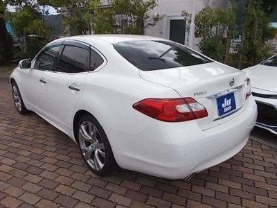 NISSAN FUGA