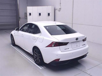 LEXUS IS
