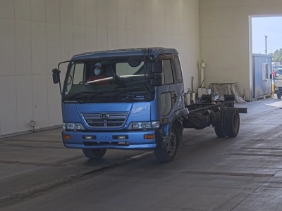 NISSAN UD