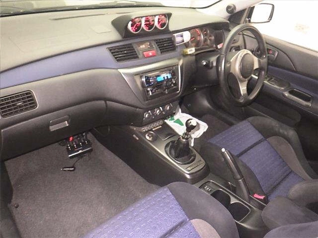 MITSUBISHI LANCER