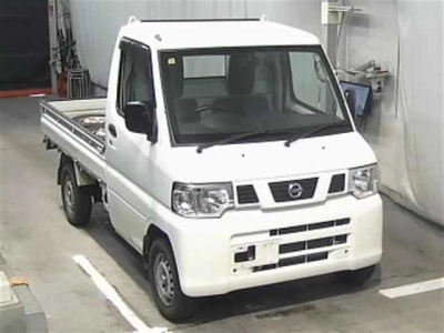 NISSAN NT100 CLIPPER