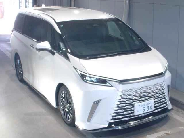 LEXUS LM