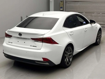 LEXUS IS