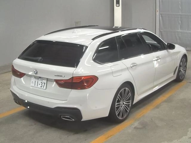 BMW 5 SERIES