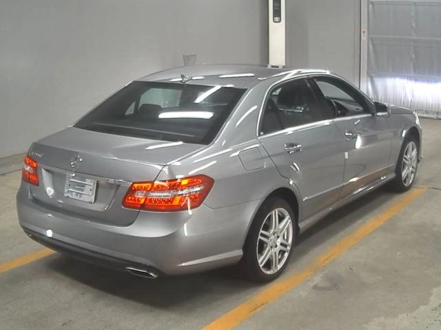 MERCEDES BENZ E CLASS