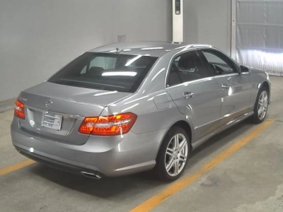 MERCEDES BENZ E CLASS