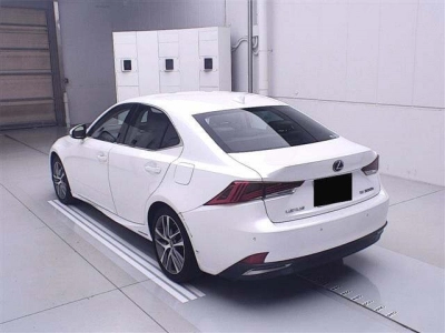 LEXUS IS