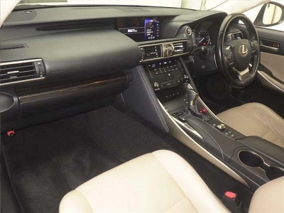 LEXUS IS