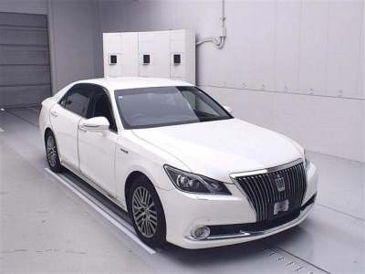 TOYOTA CROWN MAJESTA