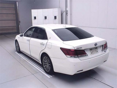 TOYOTA CROWN MAJESTA