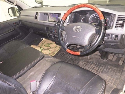 TOYOTA HIACE