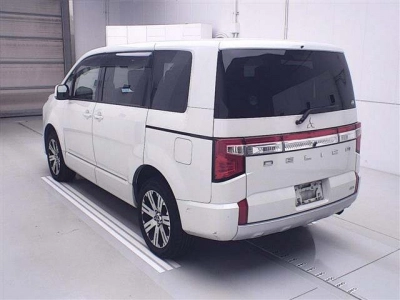 MITSUBISHI DELICA D:5