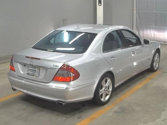 MERCEDES BENZ E CLASS