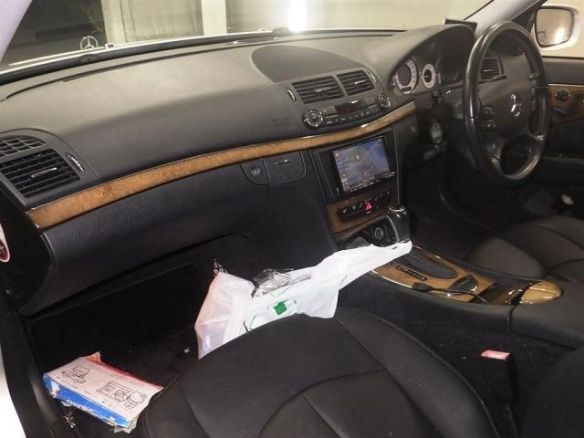 MERCEDES BENZ E CLASS