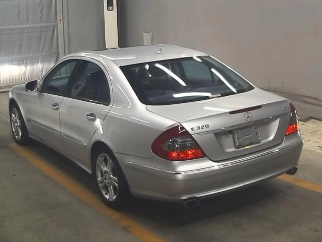 MERCEDES BENZ E CLASS