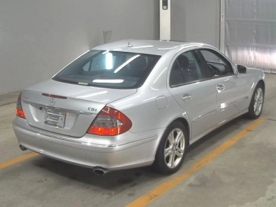 MERCEDES BENZ E CLASS
