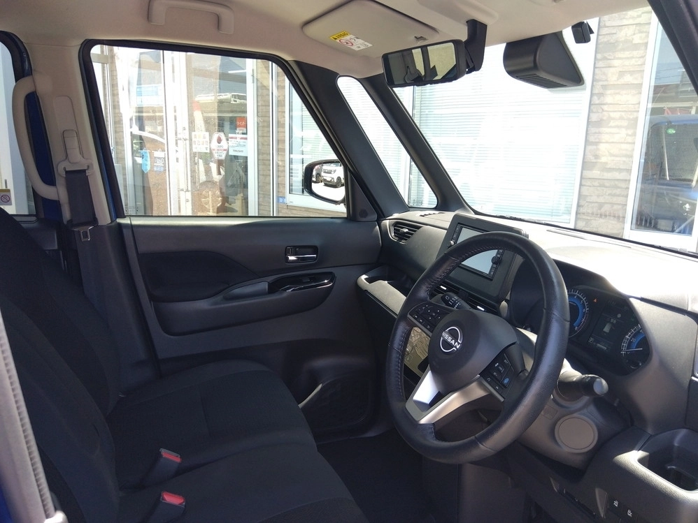NISSAN ROOX