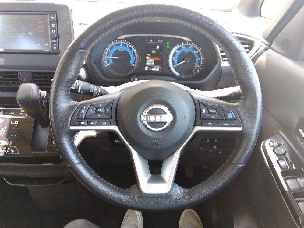 NISSAN ROOX