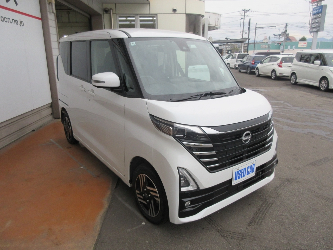 NISSAN ROOX