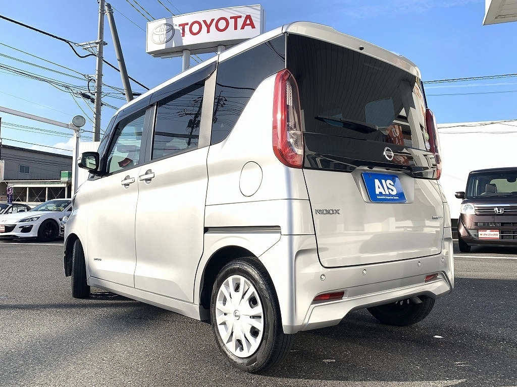 NISSAN ROOX