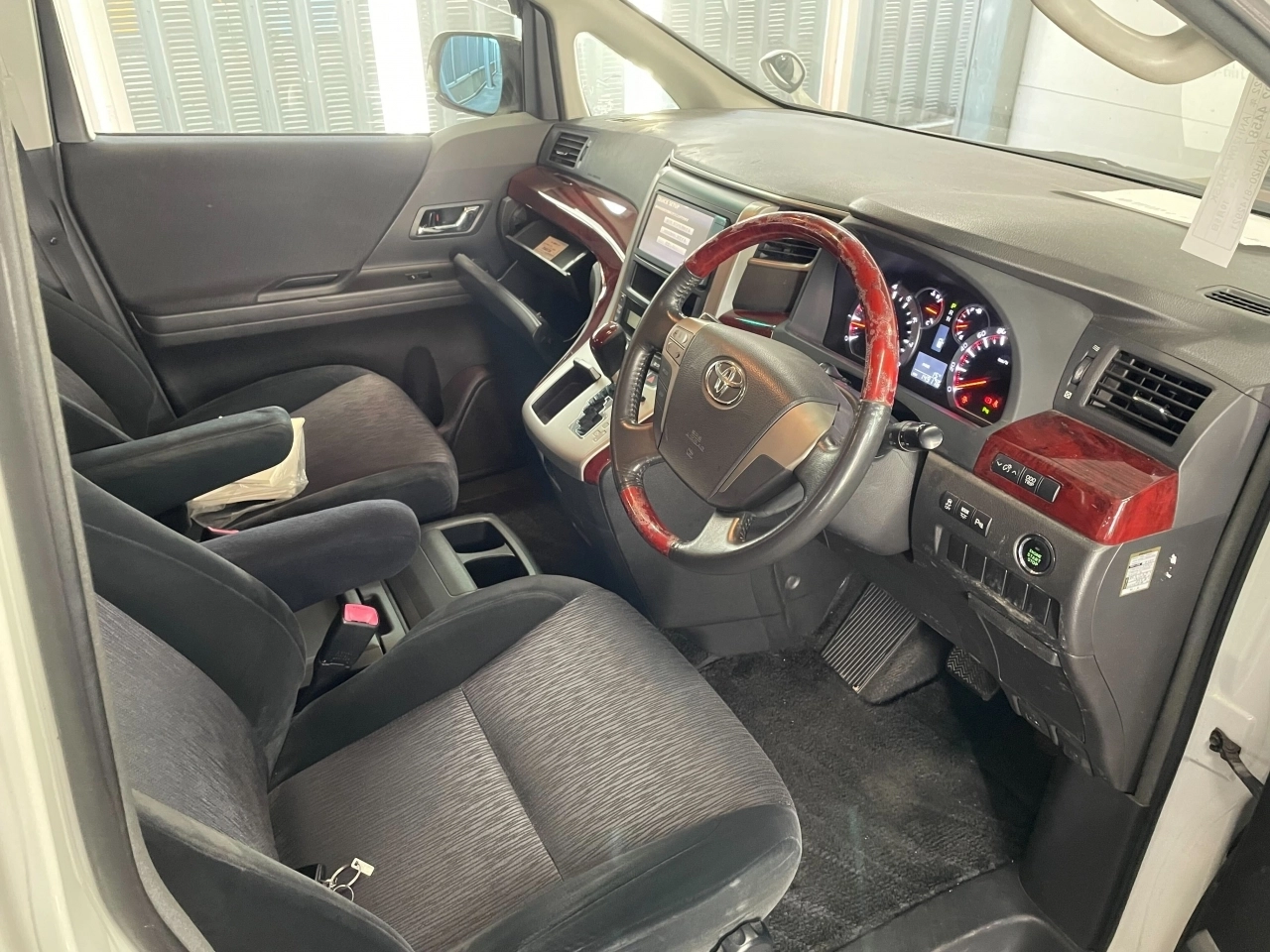 TOYOTA ALPHARD