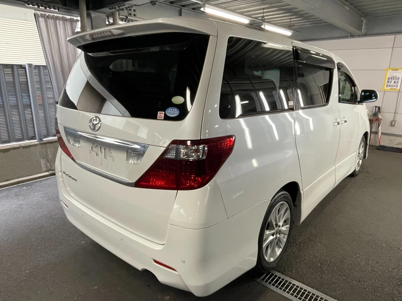 TOYOTA ALPHARD