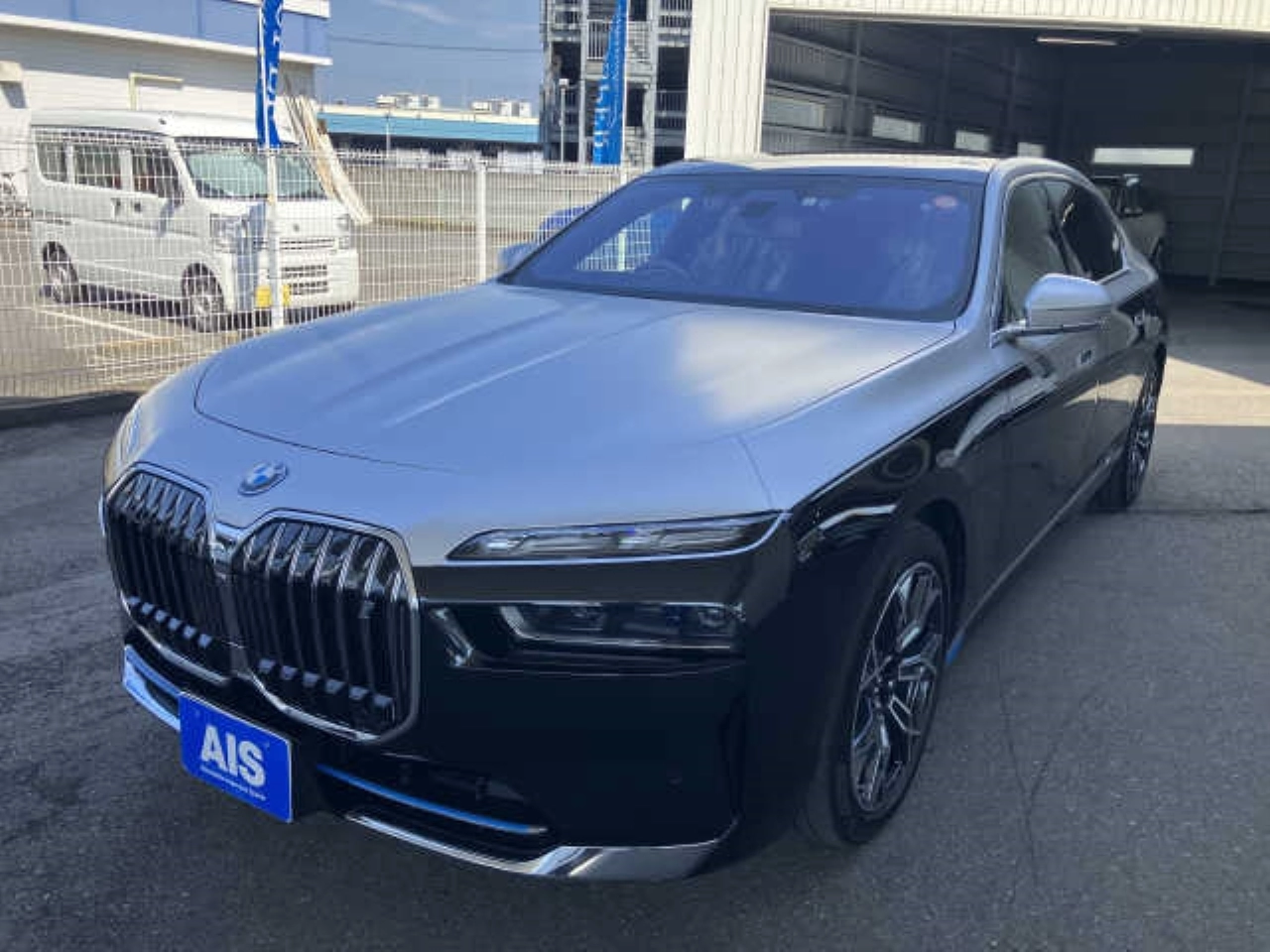 BMW I7