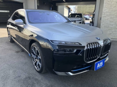 BMW I7