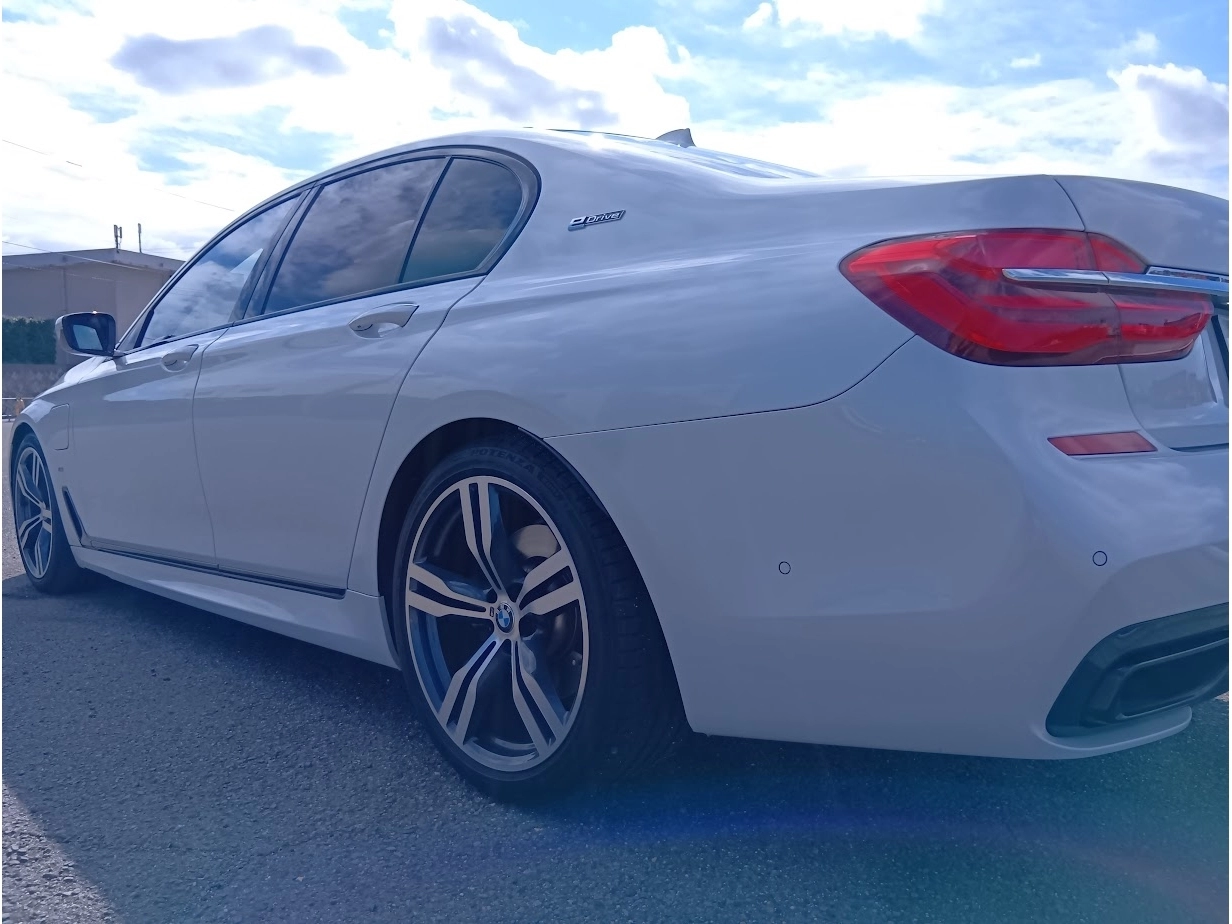 BMW 7 SERIES