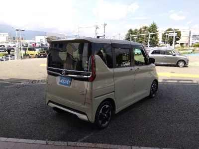 NISSAN ROOX
