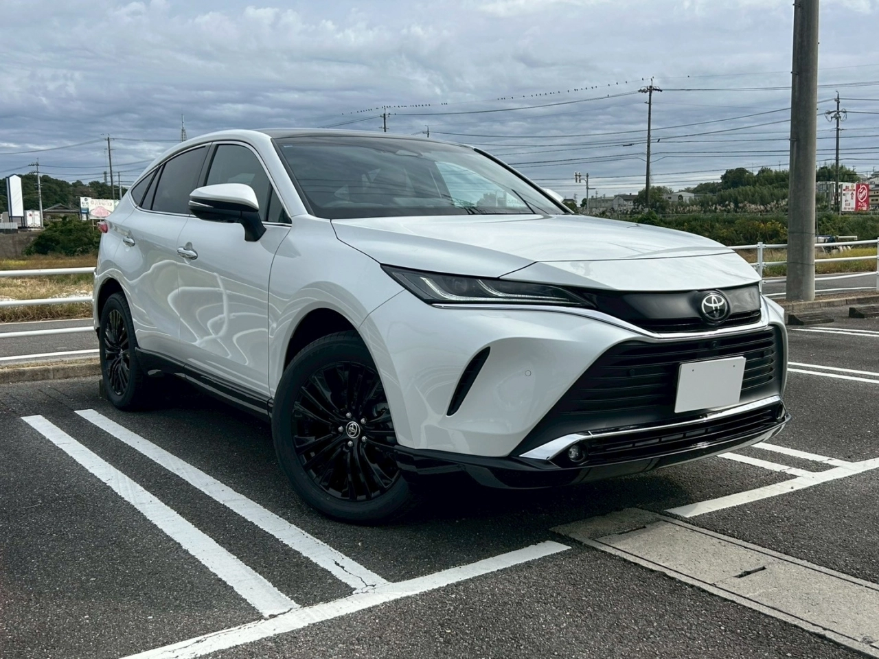 TOYOTA HARRIER HYBRID