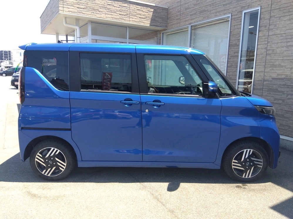 NISSAN ROOX
